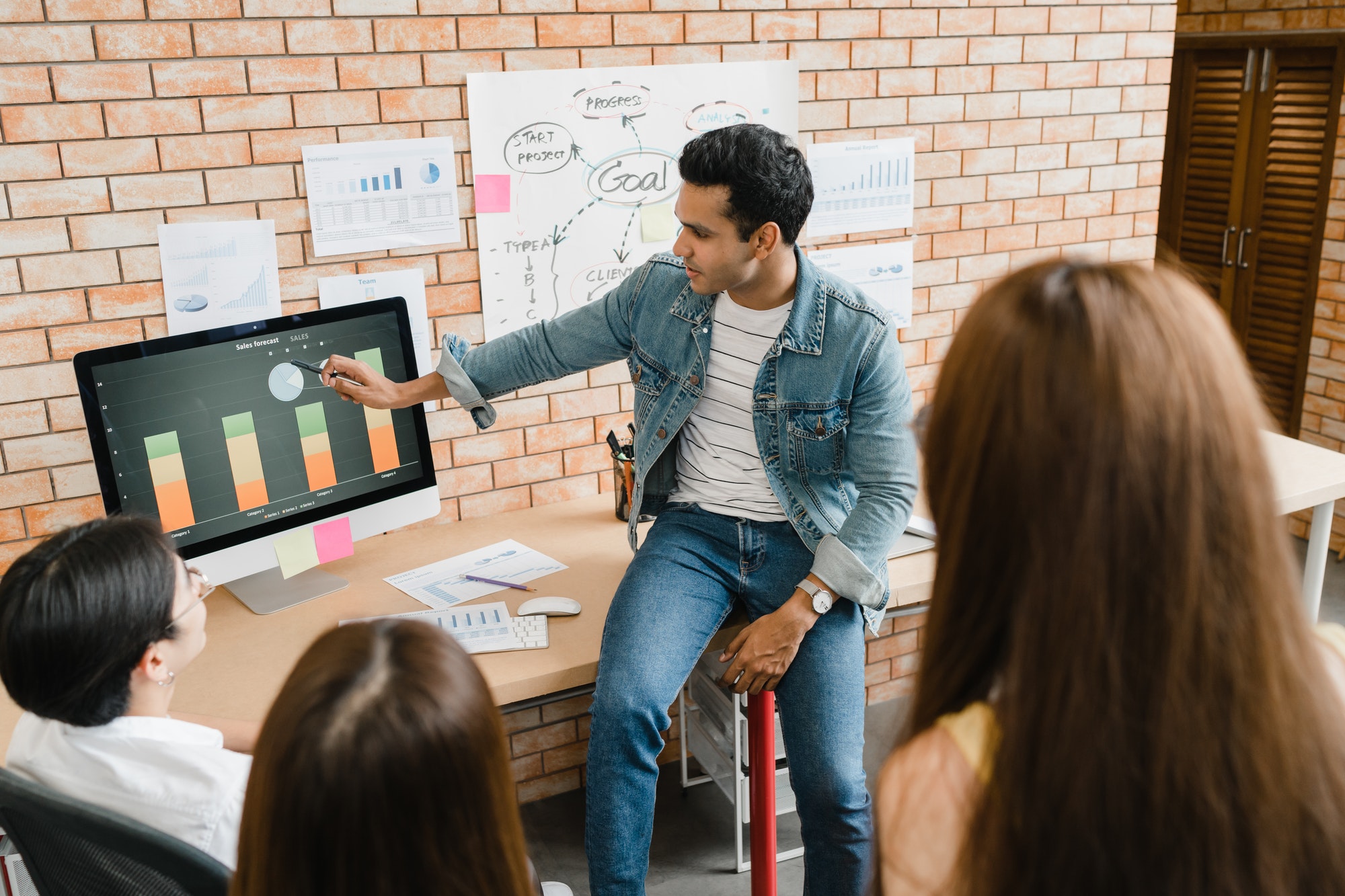 businesspeople-using-computer-presentation-and-communication-meeting-brainstorming-ideas-